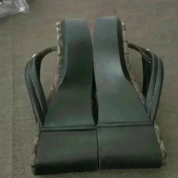 💚Coach Franki Flip Flop in Signature Jacquard Size: 6 - Picture 10 of 13